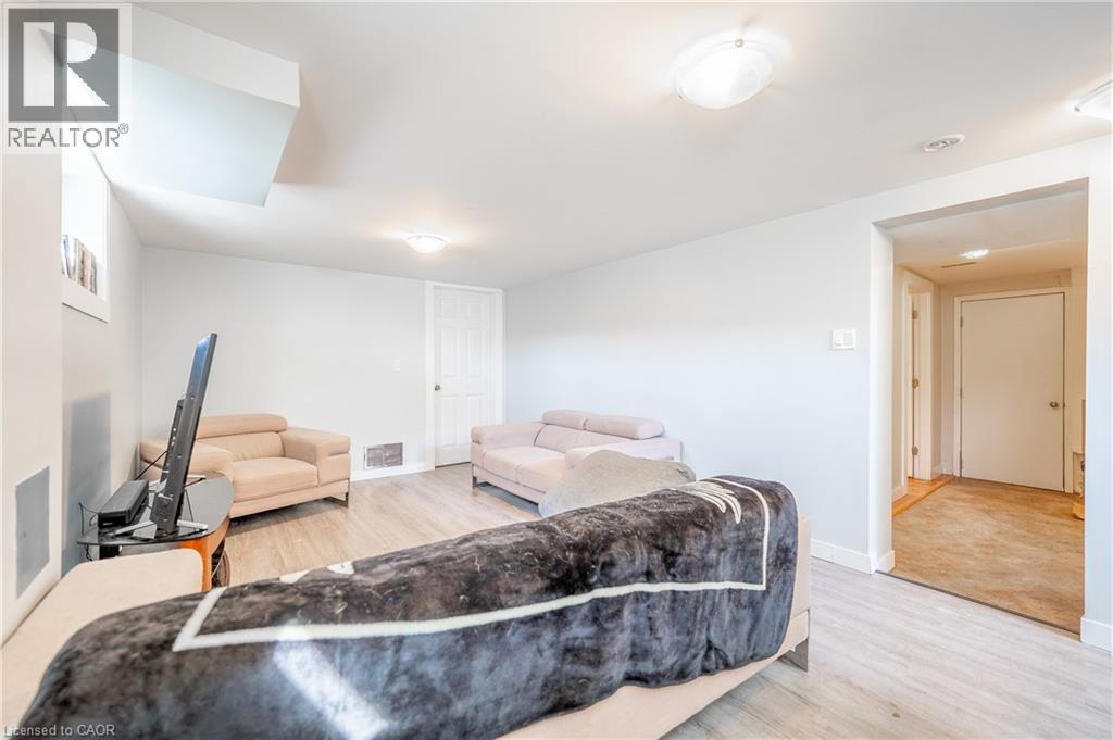 211 Dixon Street, Kitchener, Ontario  N2G 3E8 - Photo 9 - 40823985