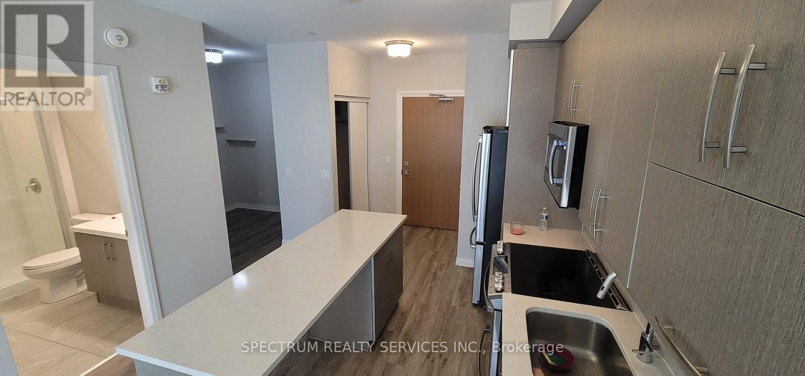 423 - 128 Grove Common, Oakville, Ontario  L6H 0X3 - Photo 4 - W13047970