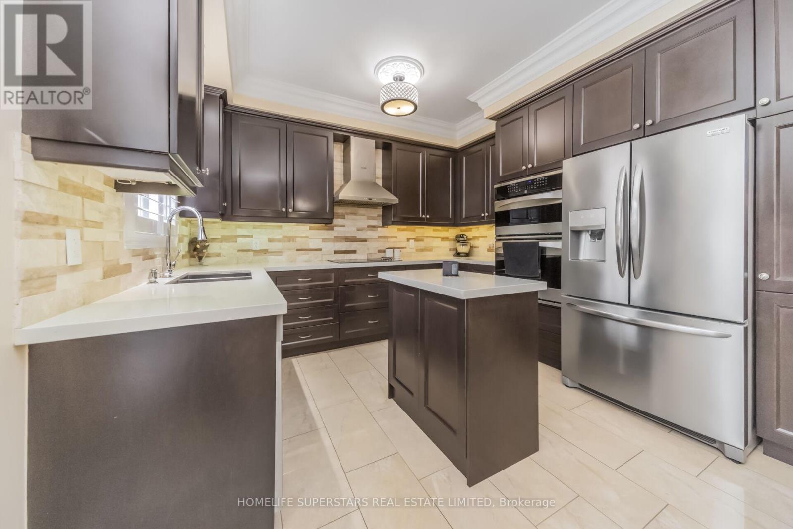 8 Lisson Crescent, Brampton, Ontario  L6X 5H8 - Photo 13 - W13048036