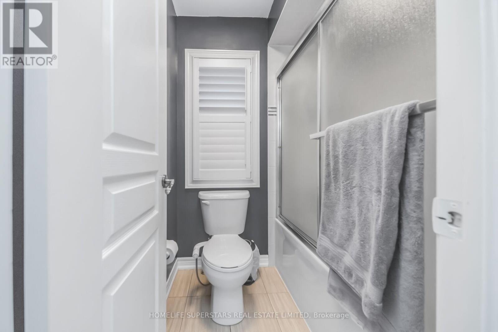 8 Lisson Crescent, Brampton, Ontario  L6X 5H8 - Photo 28 - W13048036