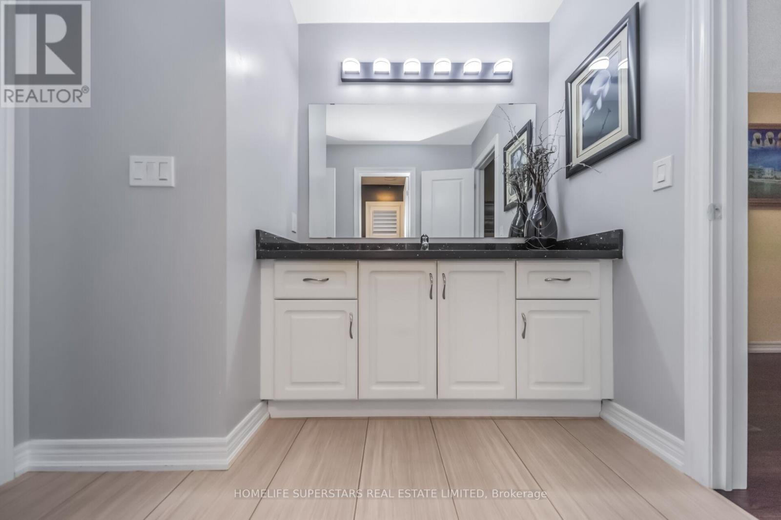 8 Lisson Crescent, Brampton, Ontario  L6X 5H8 - Photo 29 - W13048036