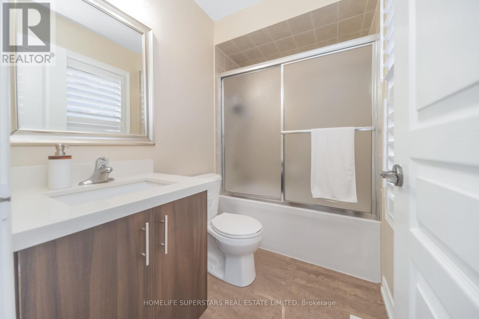 8 Lisson Crescent, Brampton, Ontario  L6X 5H8 - Photo 34 - W13048036