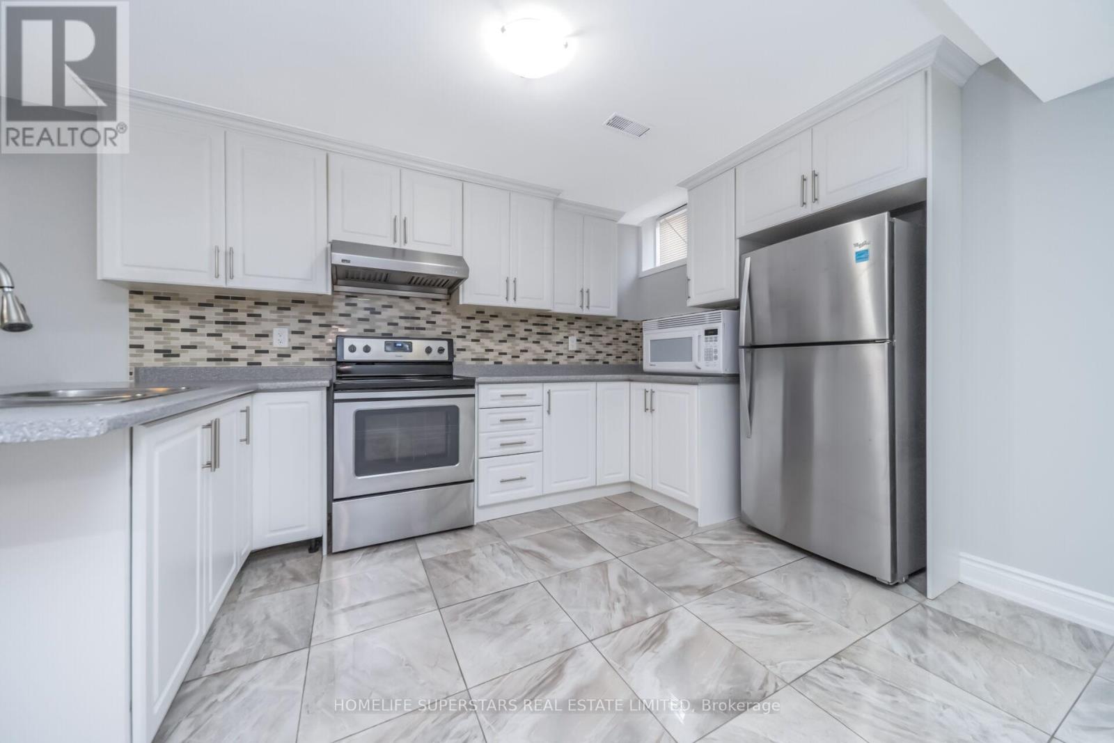 8 Lisson Crescent, Brampton, Ontario  L6X 5H8 - Photo 39 - W13048036