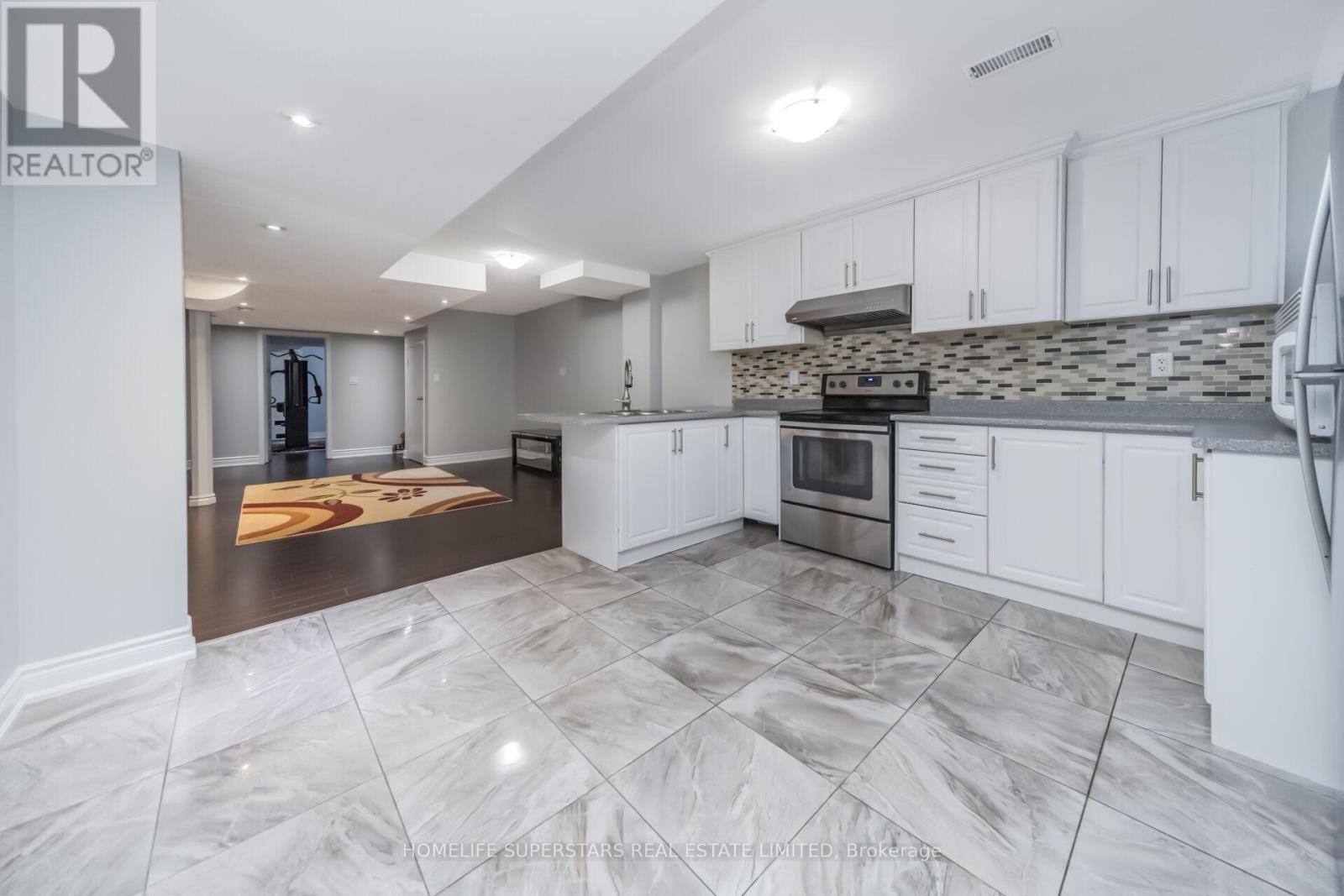 8 Lisson Crescent, Brampton, Ontario  L6X 5H8 - Photo 40 - W13048036