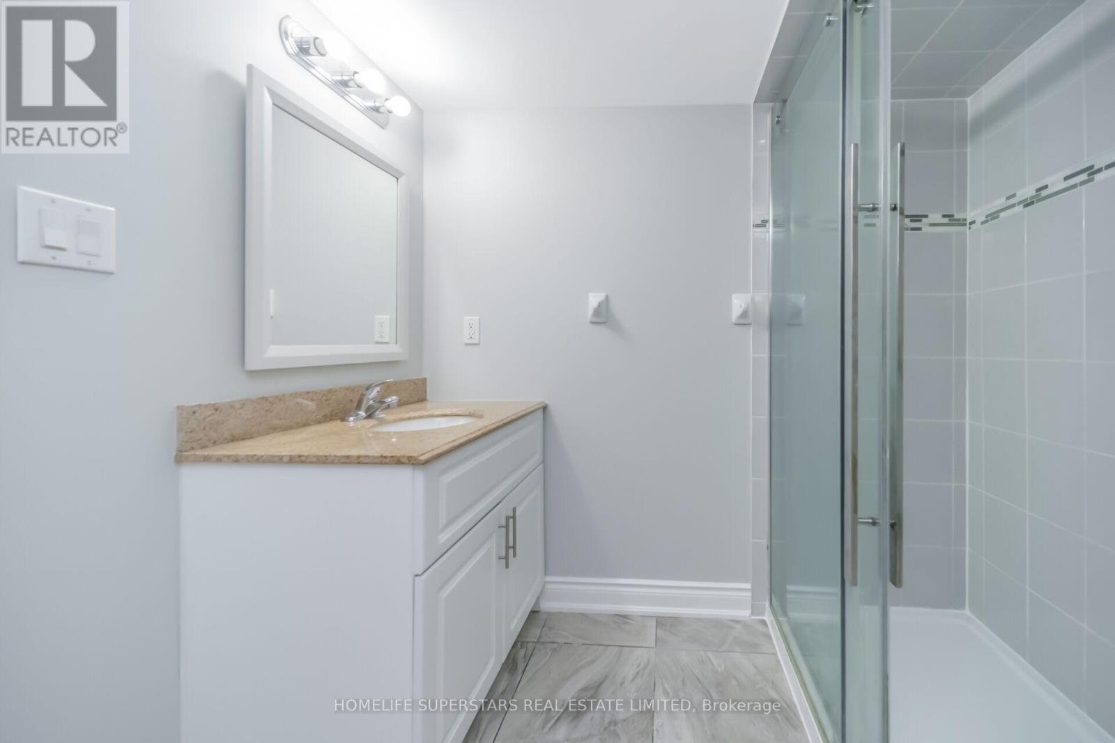 8 Lisson Crescent, Brampton, Ontario  L6X 5H8 - Photo 44 - W13048036