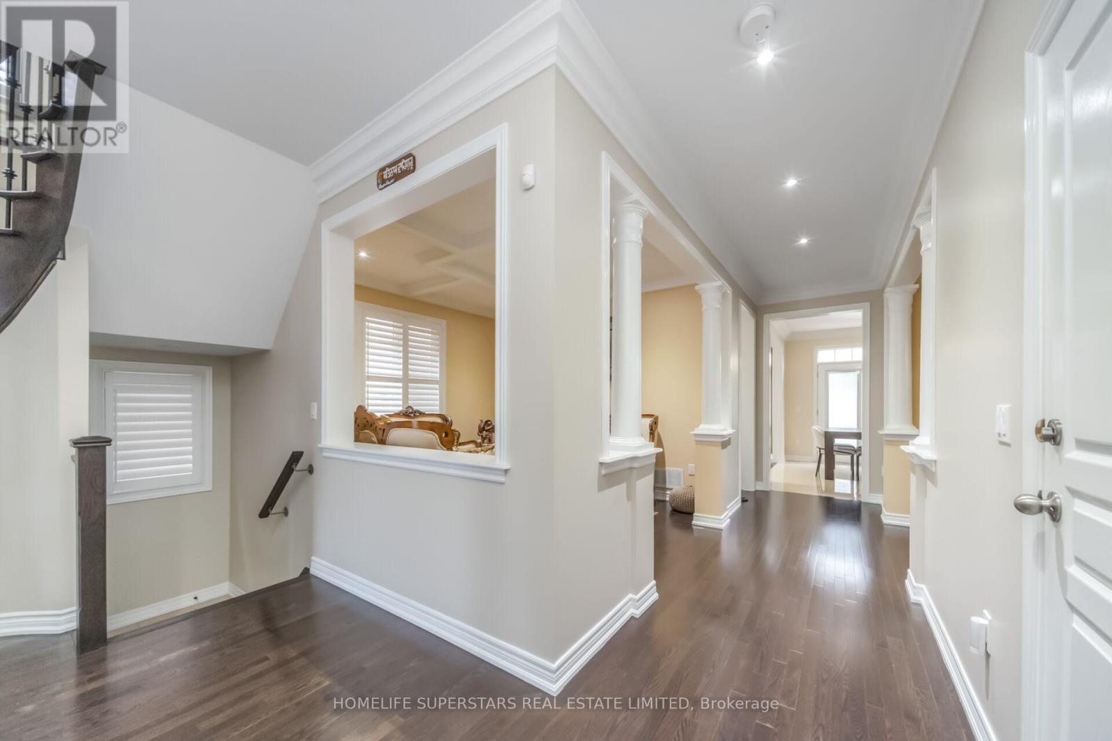 8 Lisson Crescent, Brampton, Ontario  L6X 5H8 - Photo 7 - W13048036