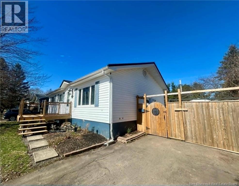 18 Frost Street, Riverview, New Brunswick  E1B 4C9 - Photo 3 - NB134627