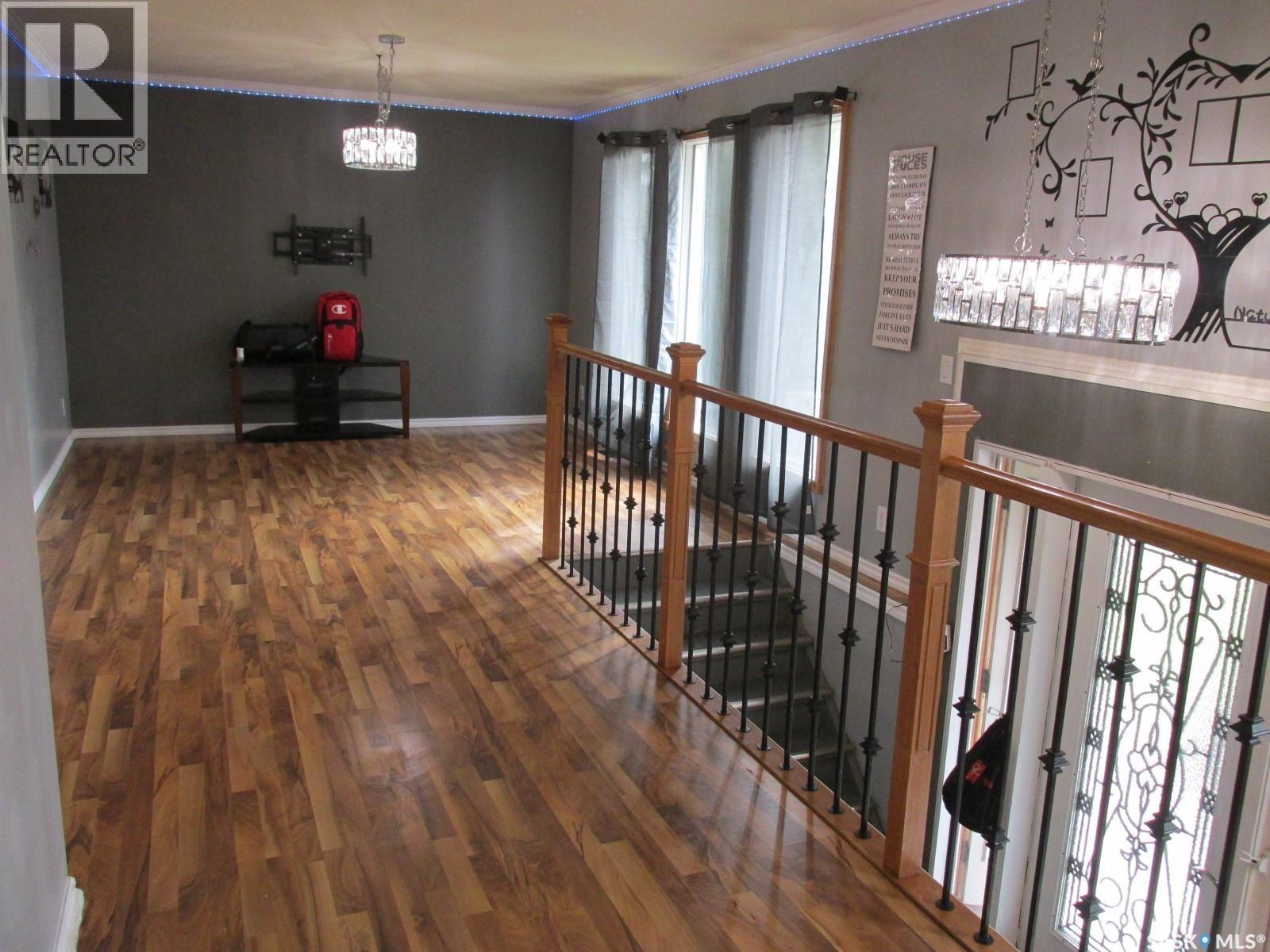 617 8th Avenue W, Nipawin, Saskatchewan  S0E 1E0 - Photo 3 - SK018339