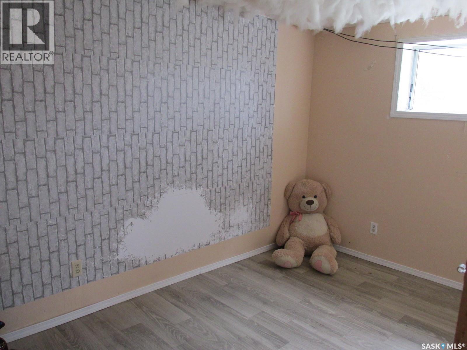 617 8th Avenue W, Nipawin, Saskatchewan  S0E 1E0 - Photo 28 - SK018339