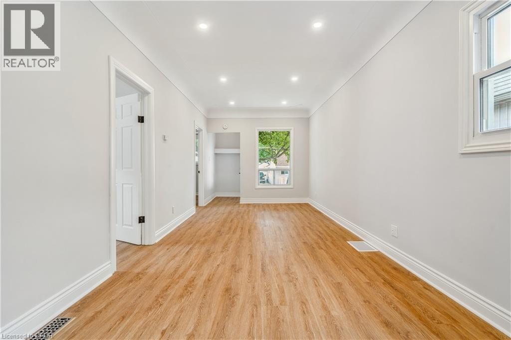 93 East 31st Street E Unit# Upper, Hamilton, Ontario  L8V 3N9 - Photo 5 - 40823391