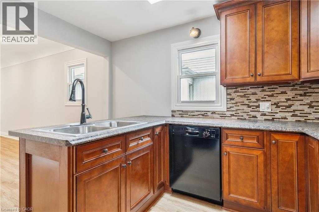 93 East 31st Street E Unit# Upper, Hamilton, Ontario  L8V 3N9 - Photo 3 - 40823391