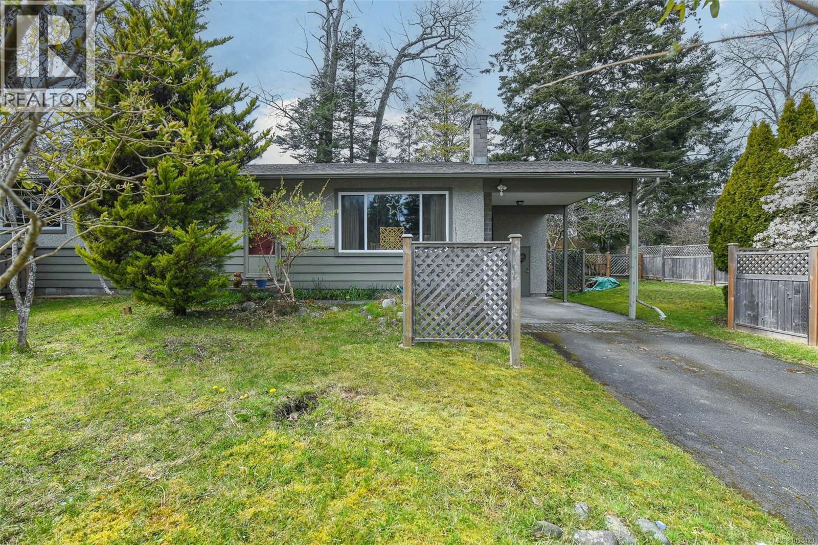 369 Douglas St, Comox, British Columbia  V9M 2C6 - Photo 2 - 1033423