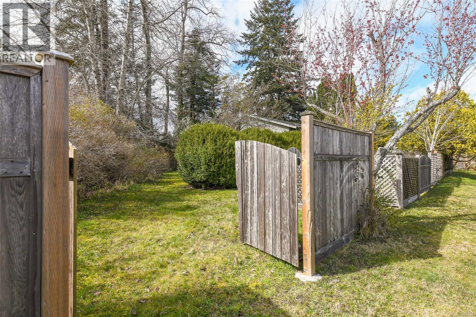 369 Douglas St, Comox, British Columbia  V9M 2C6 - Photo 41 - 1033423