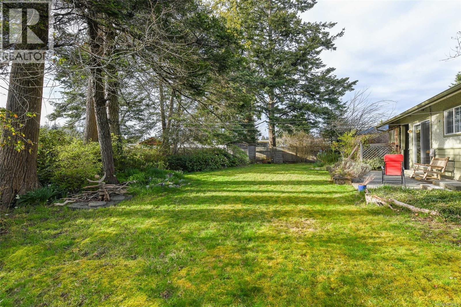 369 Douglas St, Comox, British Columbia  V9M 2C6 - Photo 8 - 1033423