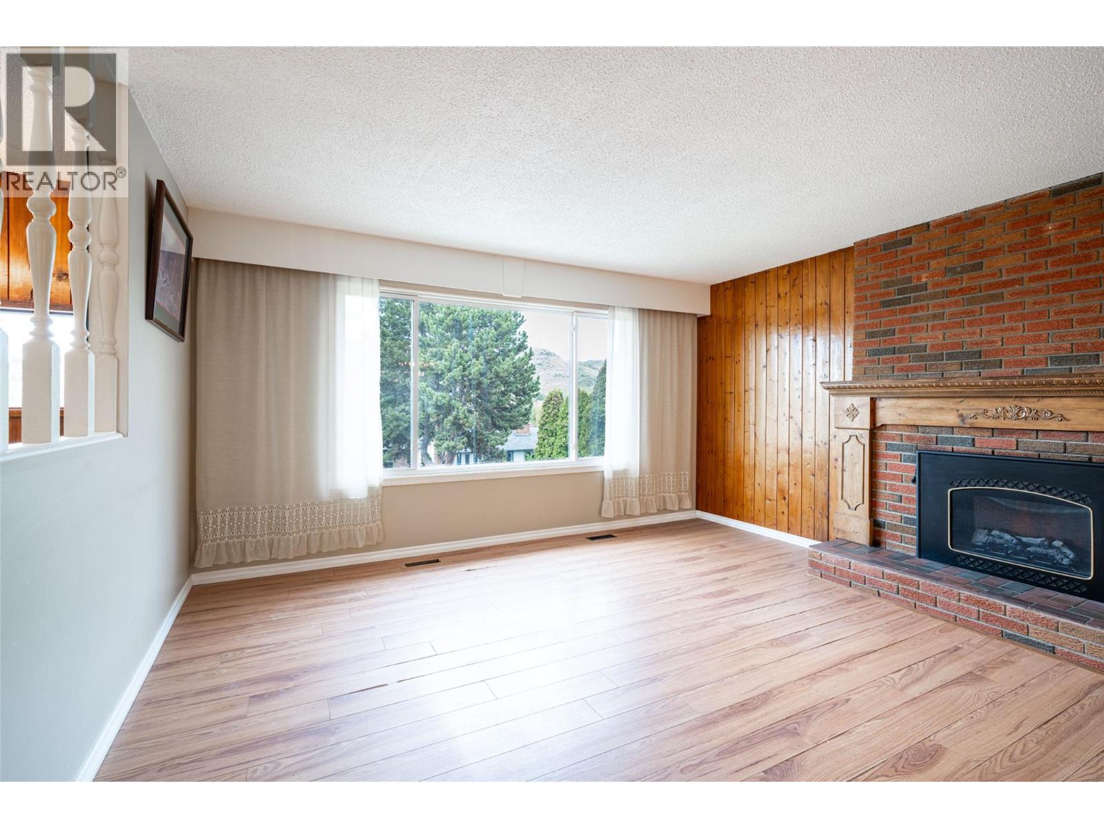 11506 Briar Drive, Coldstream, British Columbia  V1B 2A5 - Photo 7 - 10382648