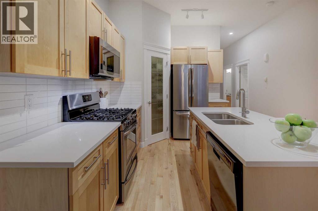 57 Discovery Ridge Hill SW, Calgary, Alberta  T3H 4Y5 - Photo 3 - A2302464