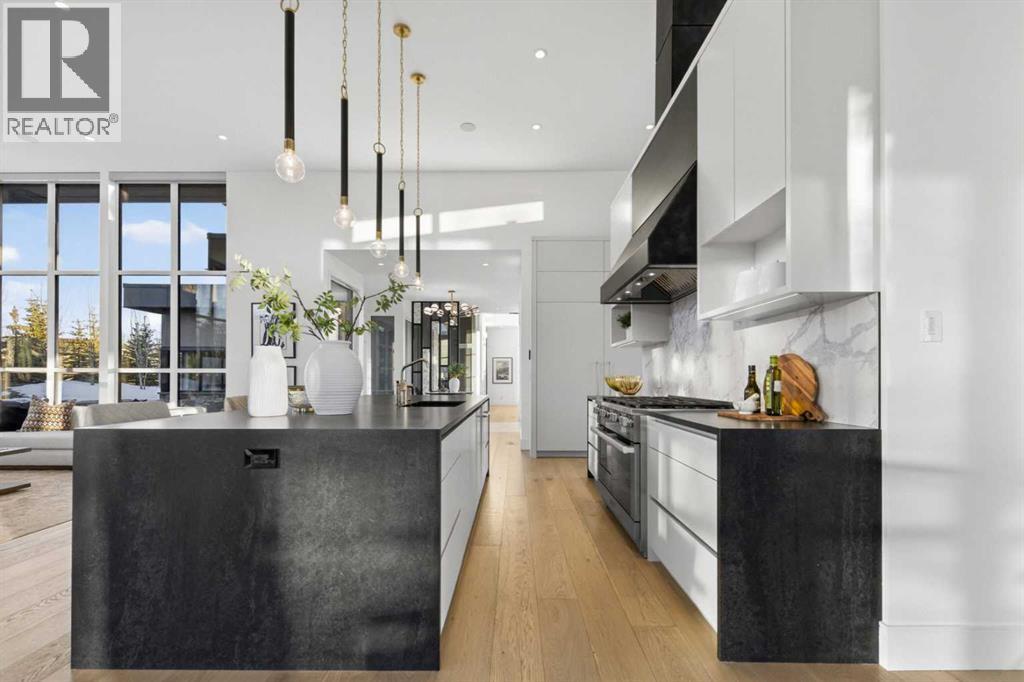 105 Silverhorn Ridge, Rural Rocky View County, Alberta  T3R 0X3 - Photo 18 - A2305428