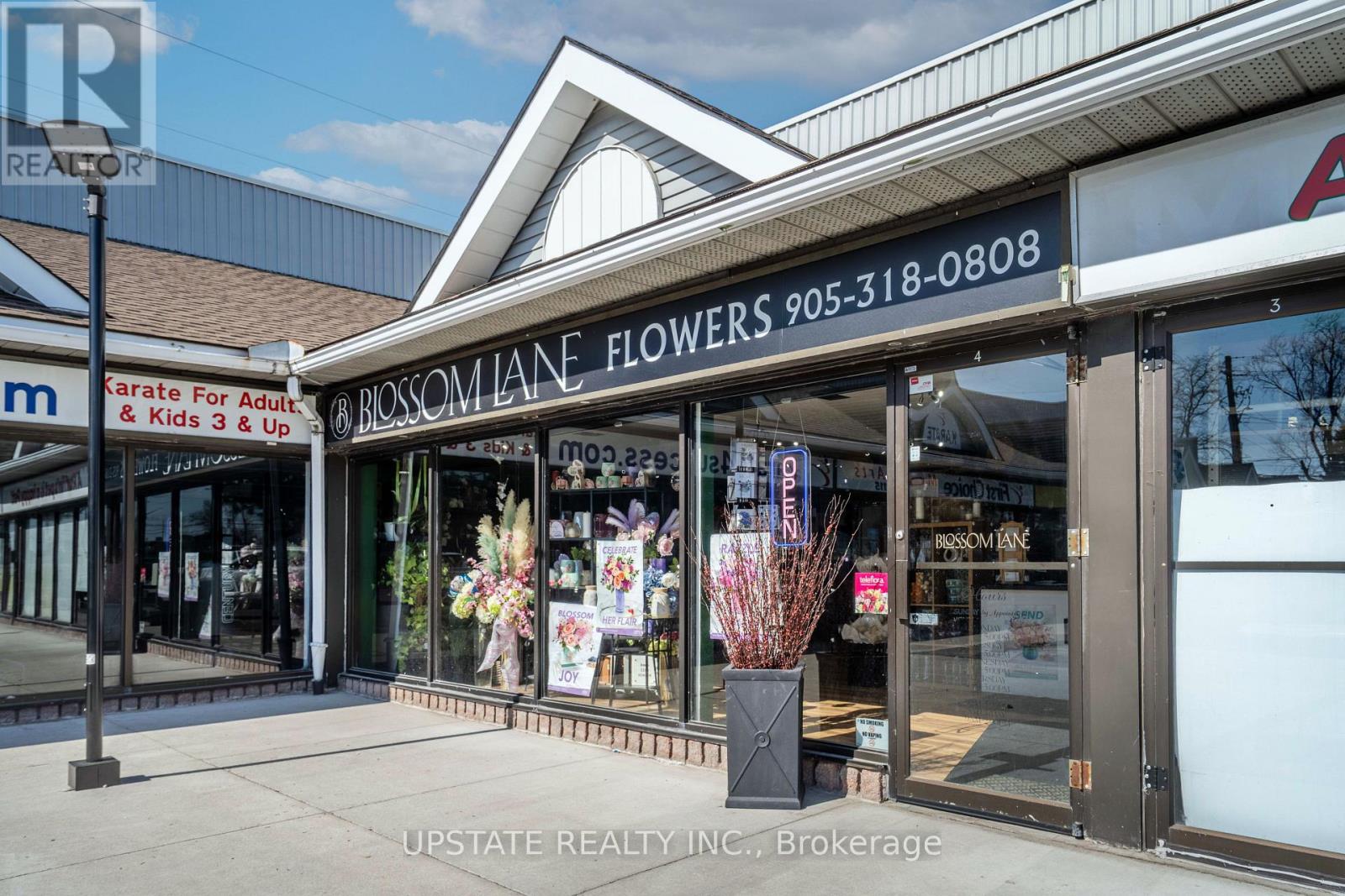 4 - 1760 UPPER JAMES STREET, Hamilton, Ontario