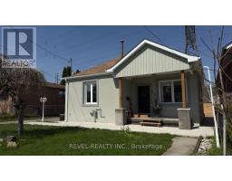 FRONT ROOM - 520 COCHRANE ROAD, Hamilton, Ontario