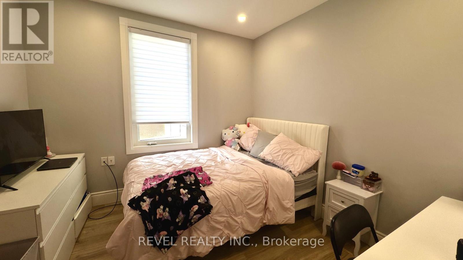 Middle Room - 520 Cochrane Road, Hamilton, Ontario  L8K 3H5 - Photo 4 - X13048006