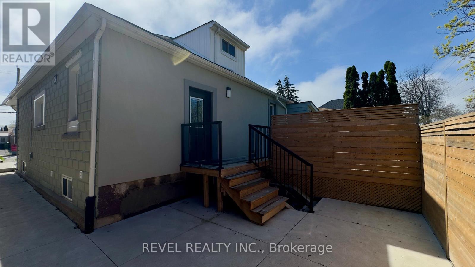 Middle Room - 520 Cochrane Road, Hamilton, Ontario  L8K 3H5 - Photo 7 - X13048006