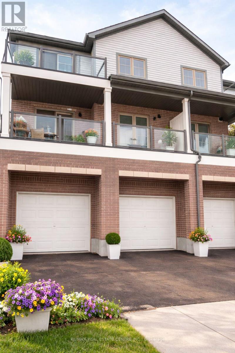 201 WEST OAK TRAIL S, Kitchener, Ontario