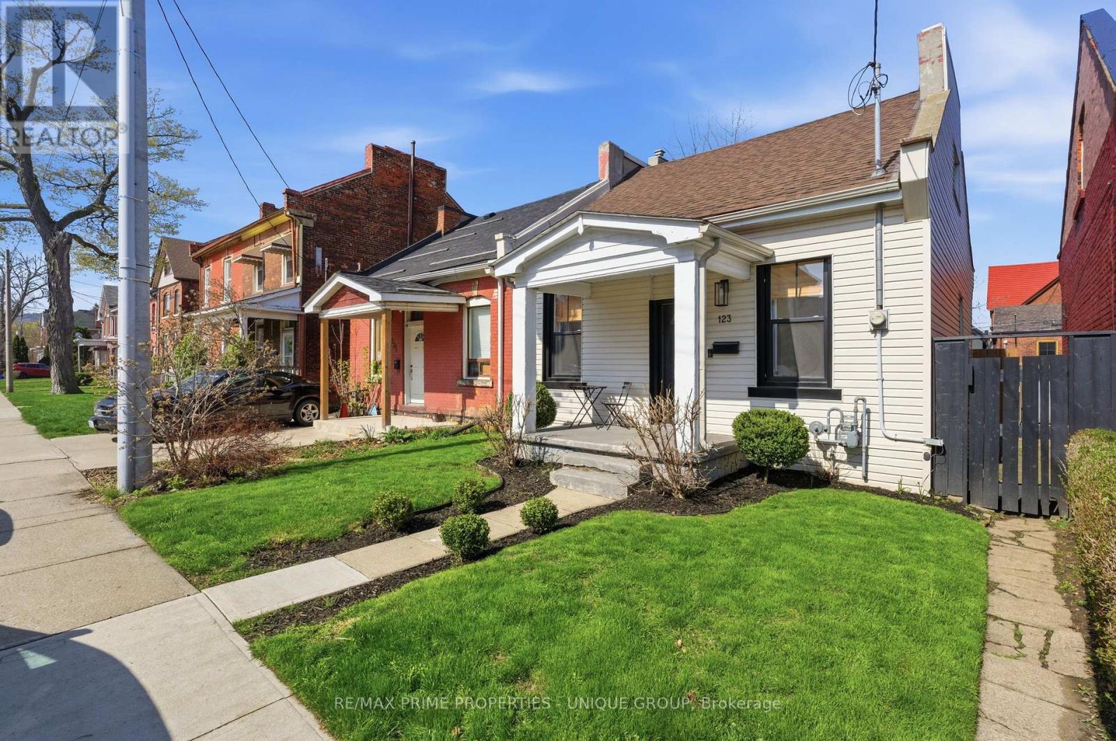 123 East Avenue N, Hamilton, Ontario  L8L 5H6 - Photo 2 - X13048114