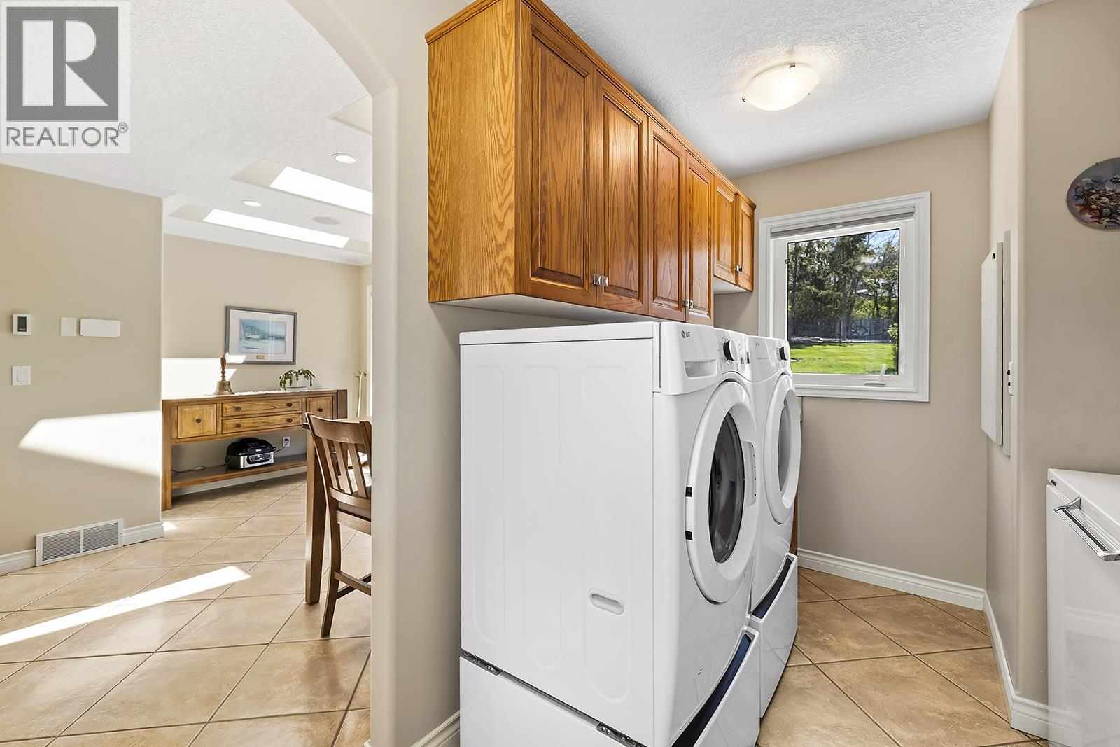 2489 38th Street, Canyon, British Columbia  V0B 1G2 - Photo 11 - 10384600