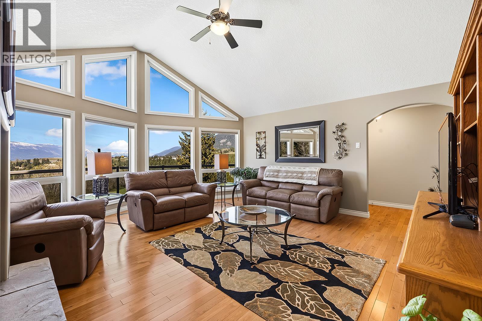 2489 38th Street, Canyon, British Columbia  V0B 1G2 - Photo 9 - 10384600