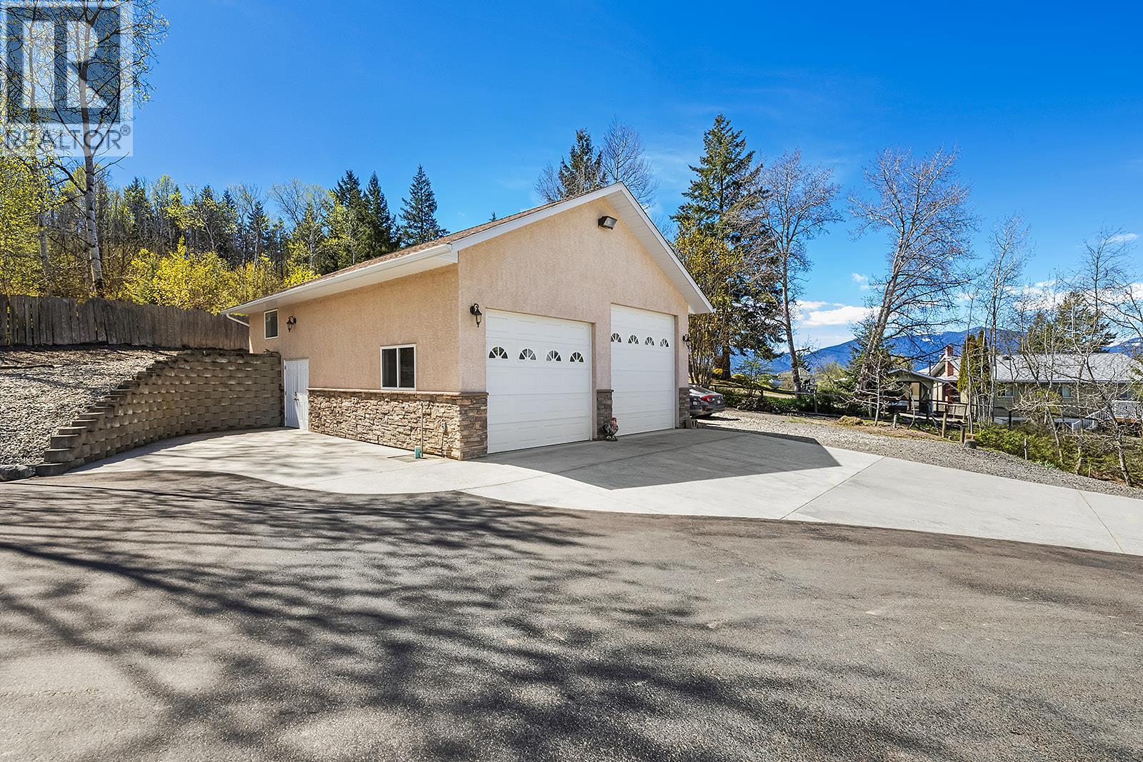 2489 38th Street, Canyon, British Columbia  V0B 1G2 - Photo 39 - 10384600