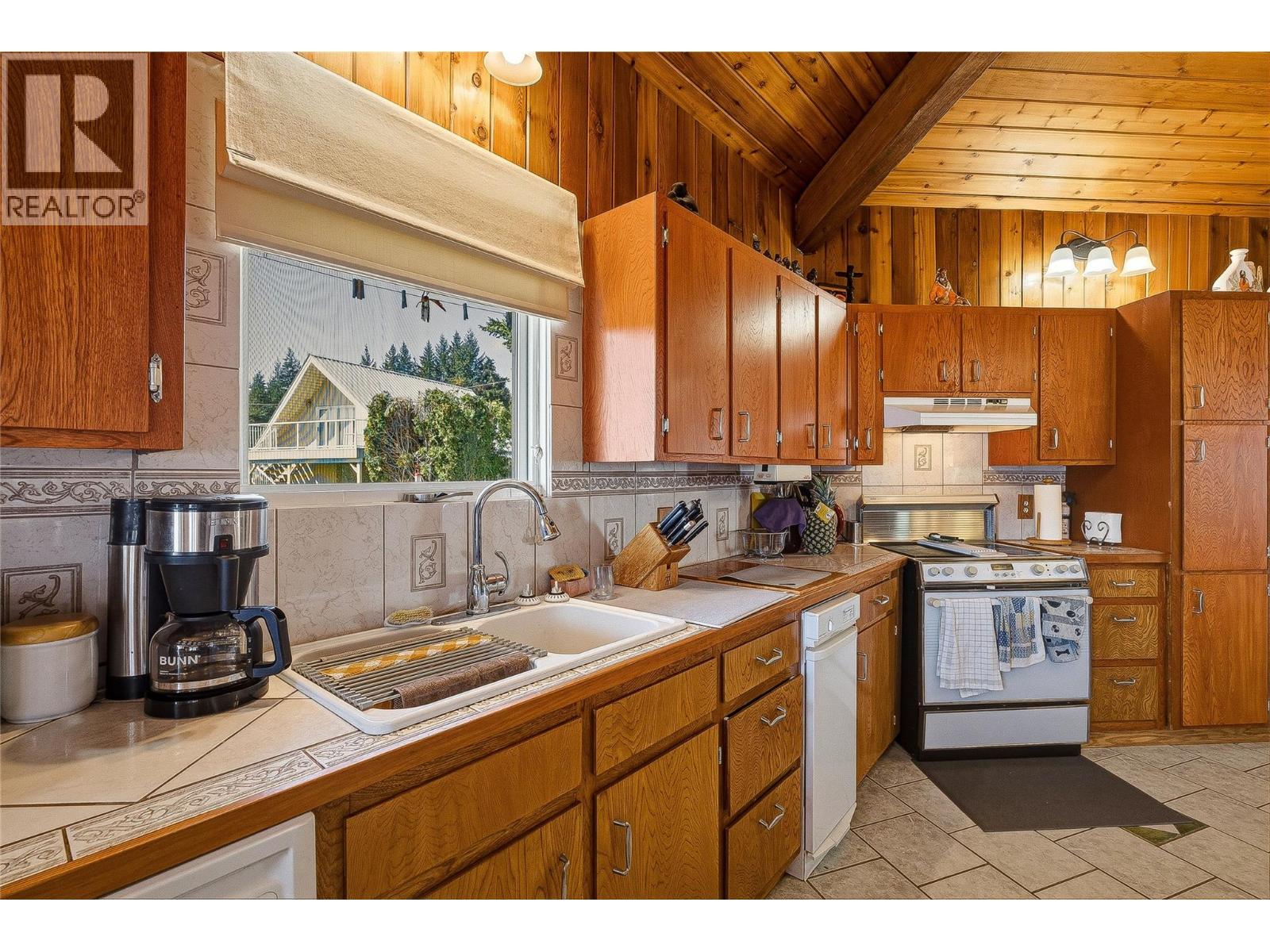 1322 & 1318 Deodar Road, Scotch Creek, British Columbia  V0E 1M5 - Photo 12 - 10384858