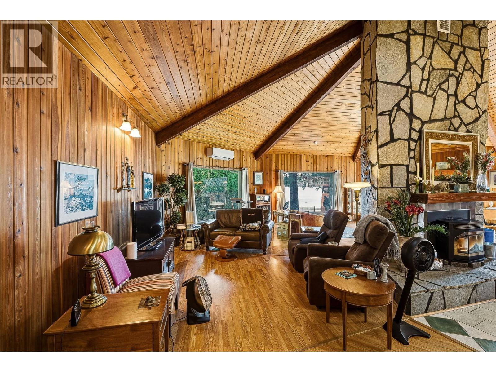 1322 & 1318 Deodar Road, Scotch Creek, British Columbia  V0E 1M5 - Photo 4 - 10384858