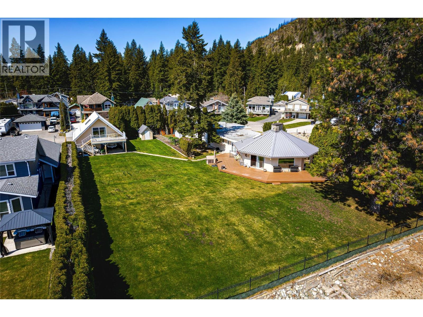 1322 & 1318 Deodar Road, Scotch Creek, British Columbia  V0E 1M5 - Photo 24 - 10384858