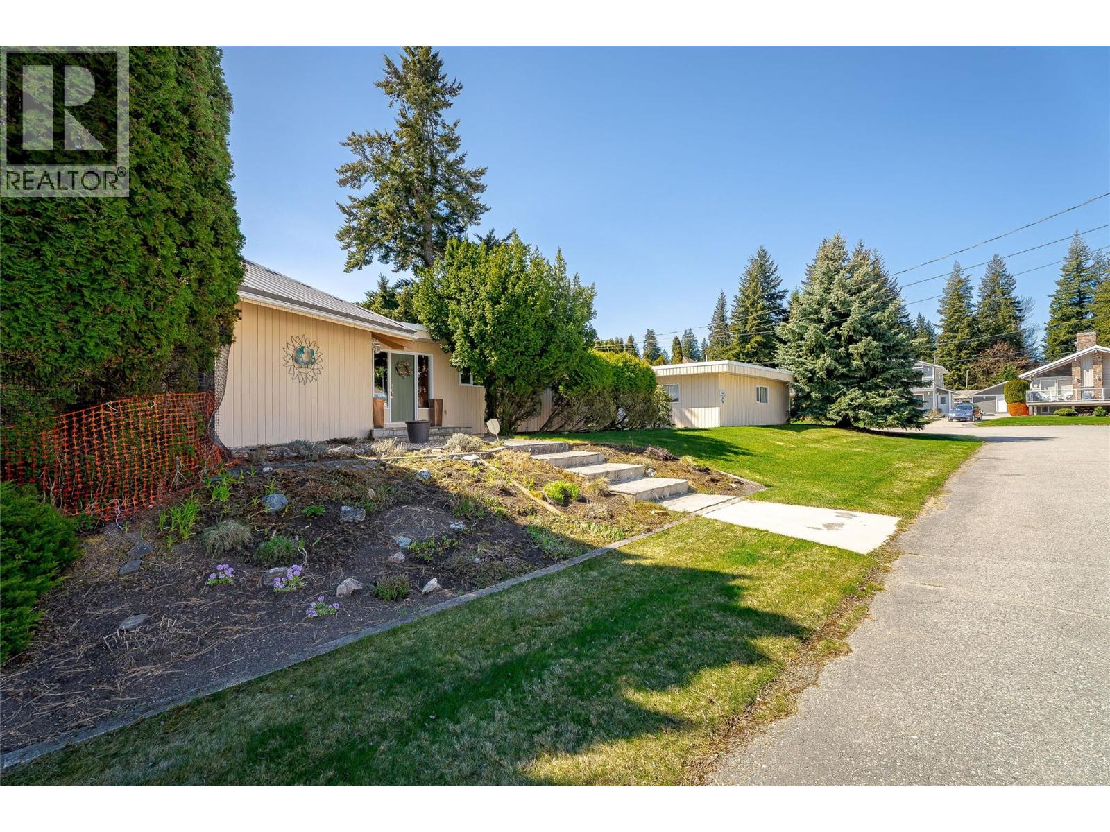 1322 & 1318 Deodar Road, Scotch Creek, British Columbia  V0E 1M5 - Photo 28 - 10384858