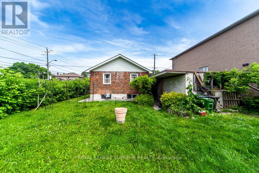 109 Regina Avenue, Toronto, Ontario  M6A 1R5 - Photo 17 - C13040994