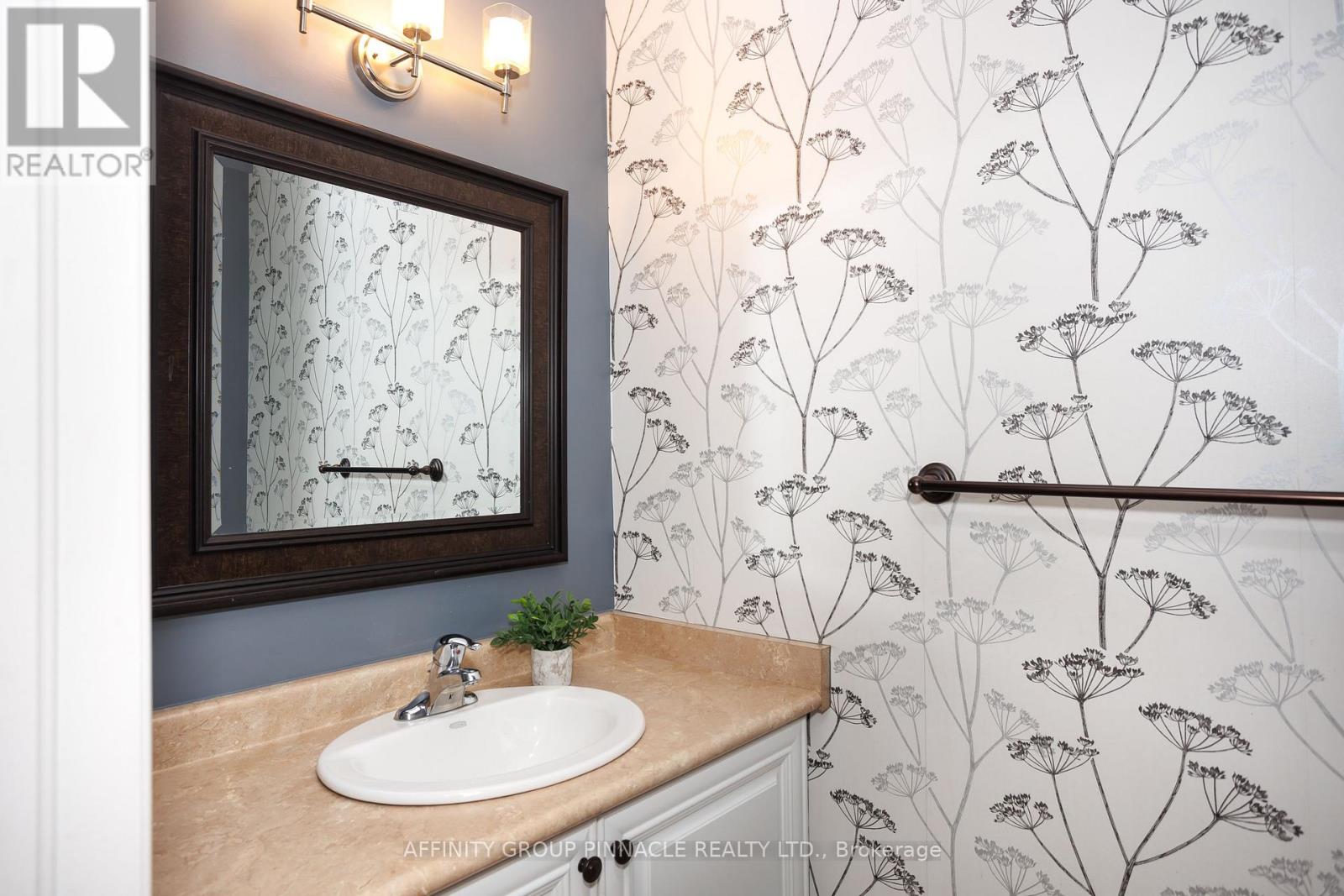 31 Ellis Crescent, Kawartha Lakes, Ontario  K9V 0A5 - Photo 18 - X12928320