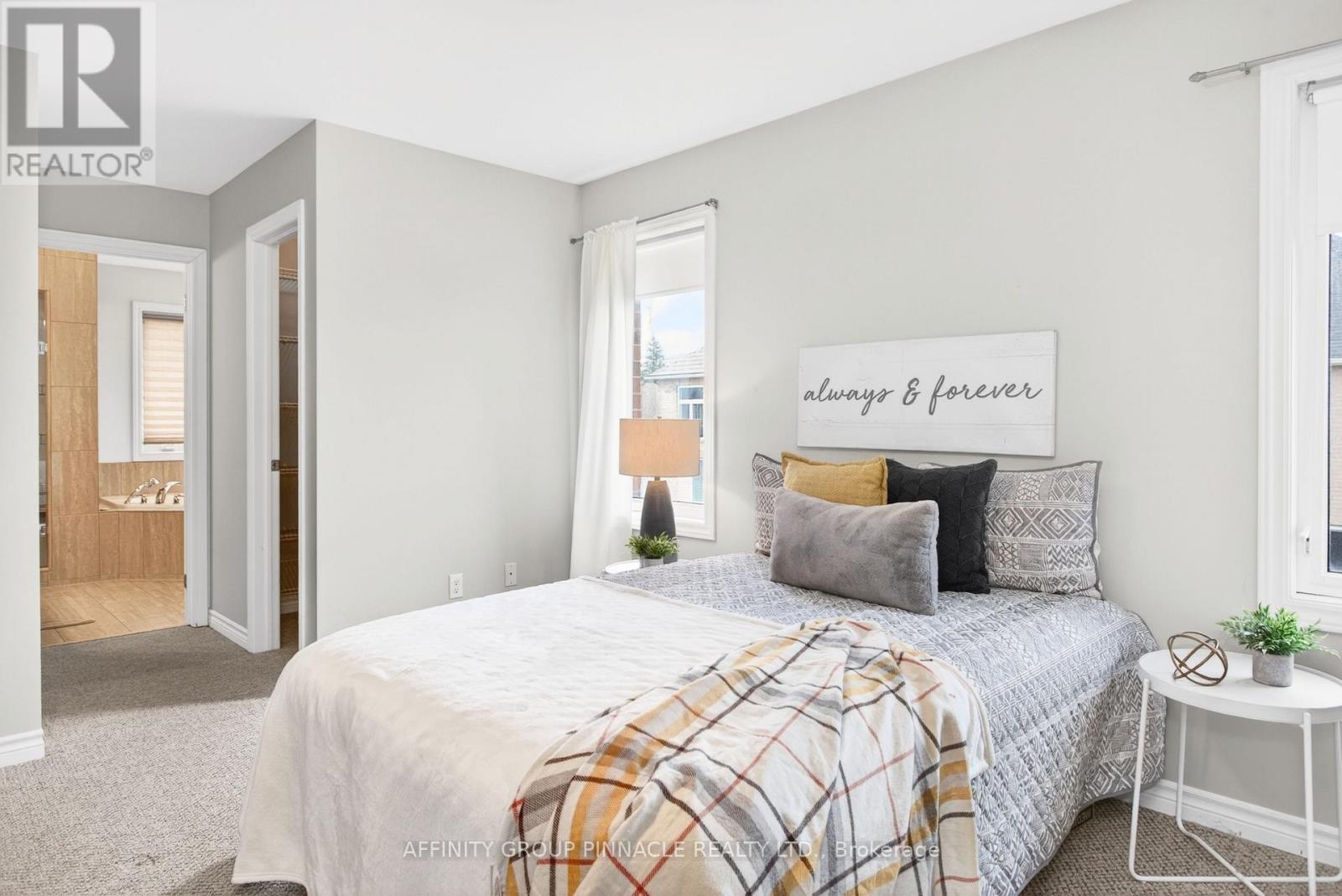 31 Ellis Crescent, Kawartha Lakes, Ontario  K9V 0A5 - Photo 25 - X12928320