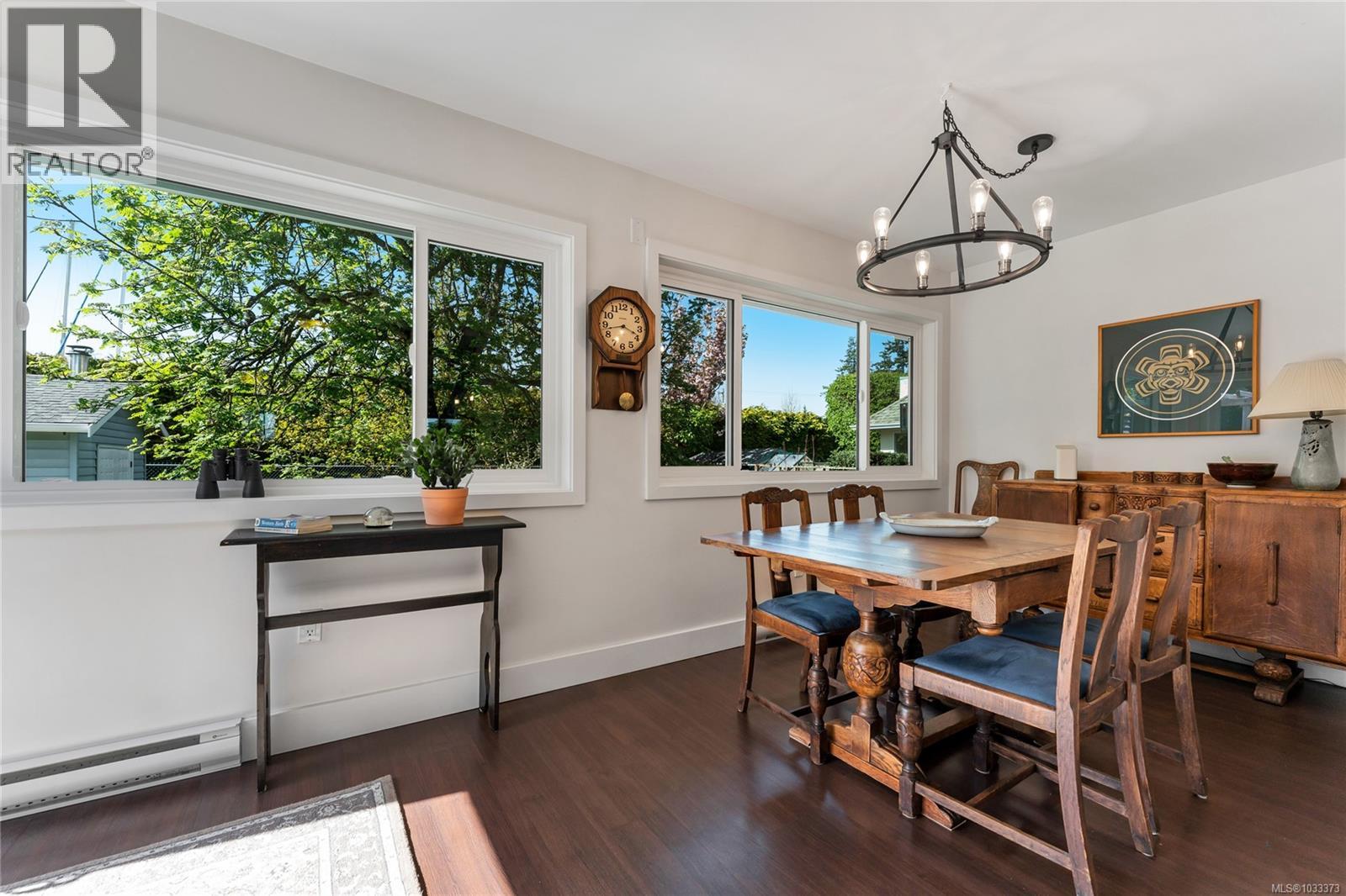 10448 Allbay Rd, Sidney, British Columbia  V8L 2P1 - Photo 11 - 1033373