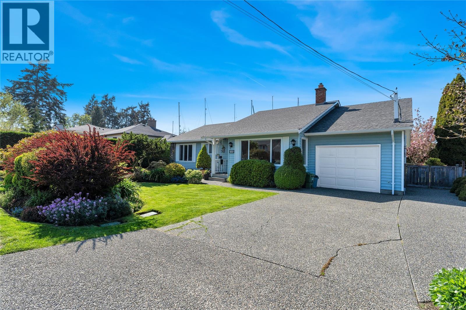 10448 Allbay Rd, Sidney, British Columbia  V8L 2P1 - Photo 2 - 1033373