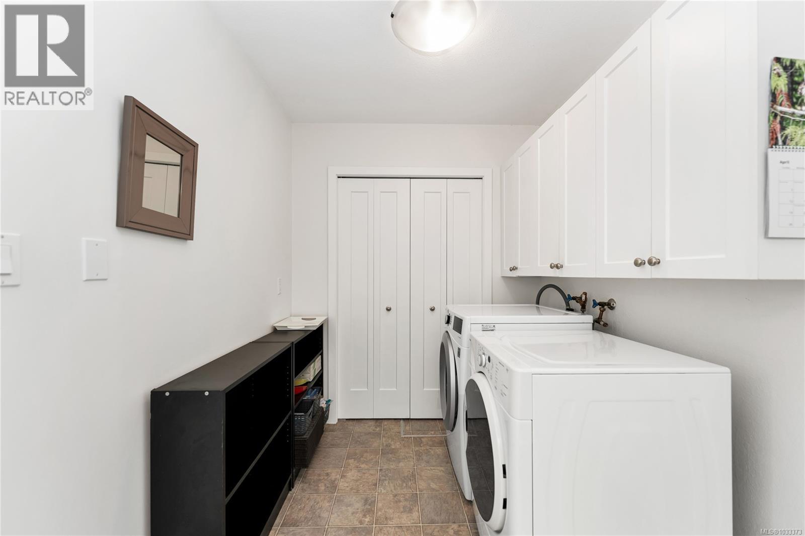 10448 Allbay Rd, Sidney, British Columbia  V8L 2P1 - Photo 25 - 1033373