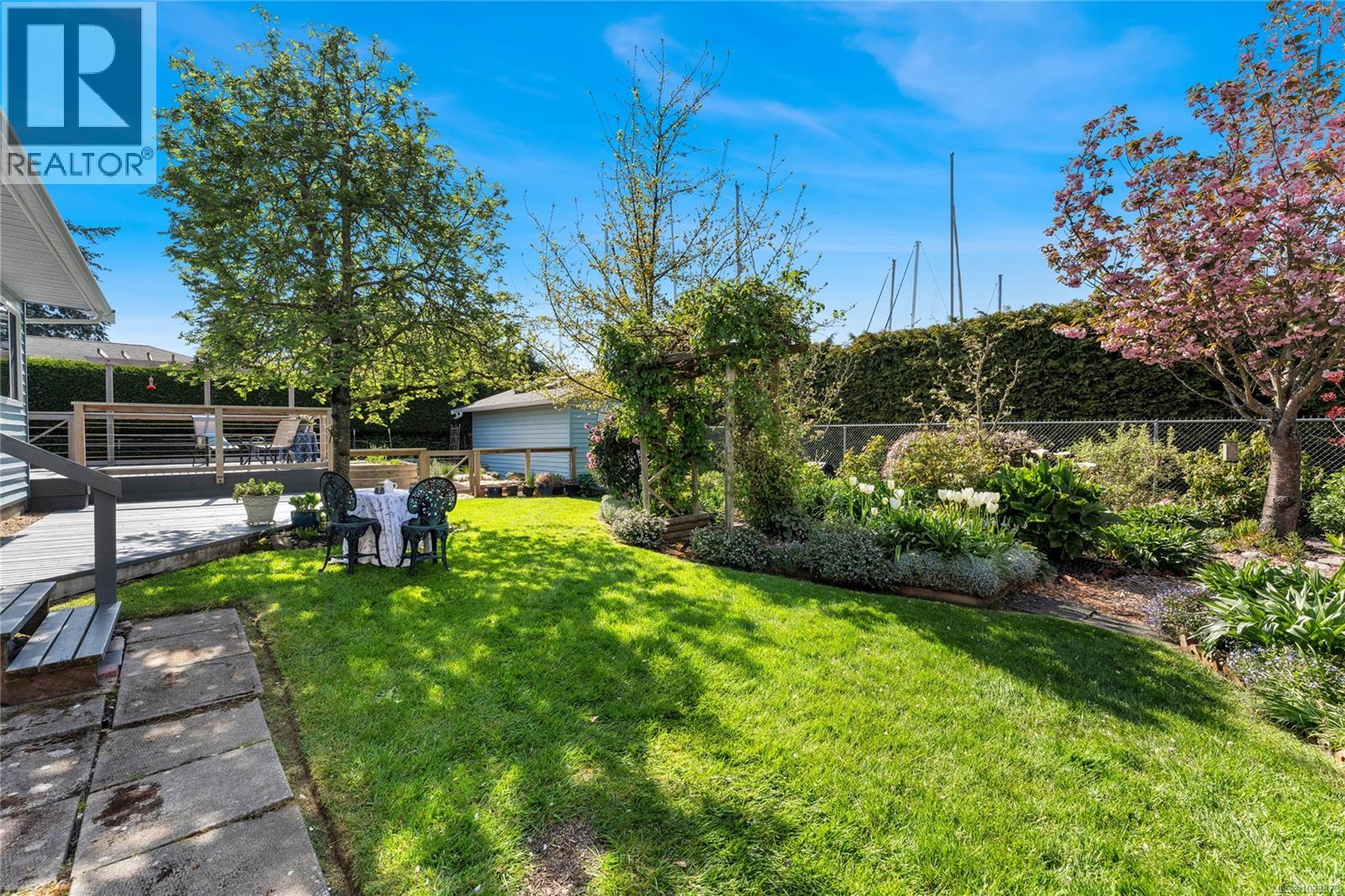 10448 Allbay Rd, Sidney, British Columbia  V8L 2P1 - Photo 32 - 1033373