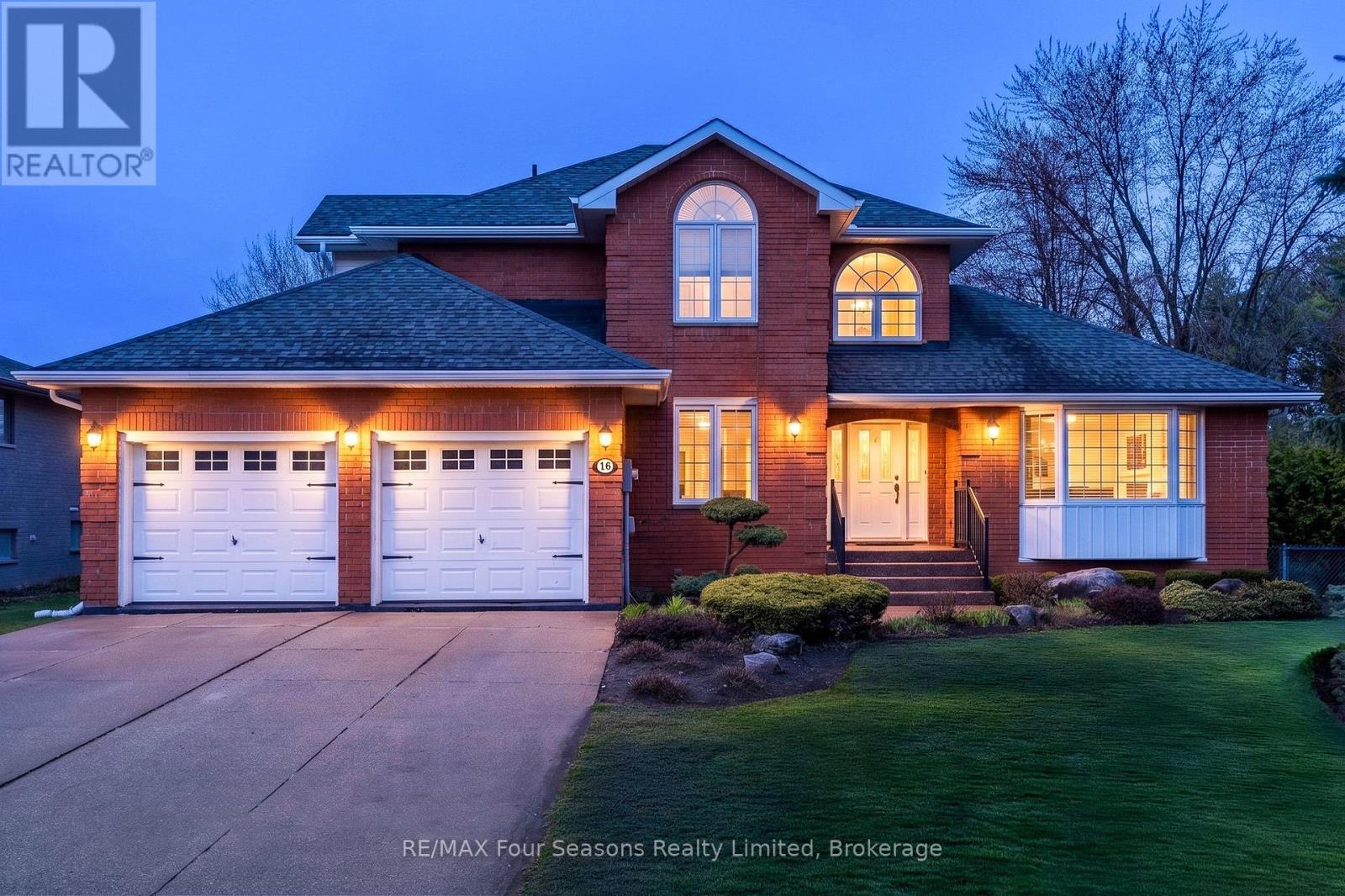 16 CARMICHAEL CRESCENT, Collingwood, Ontario