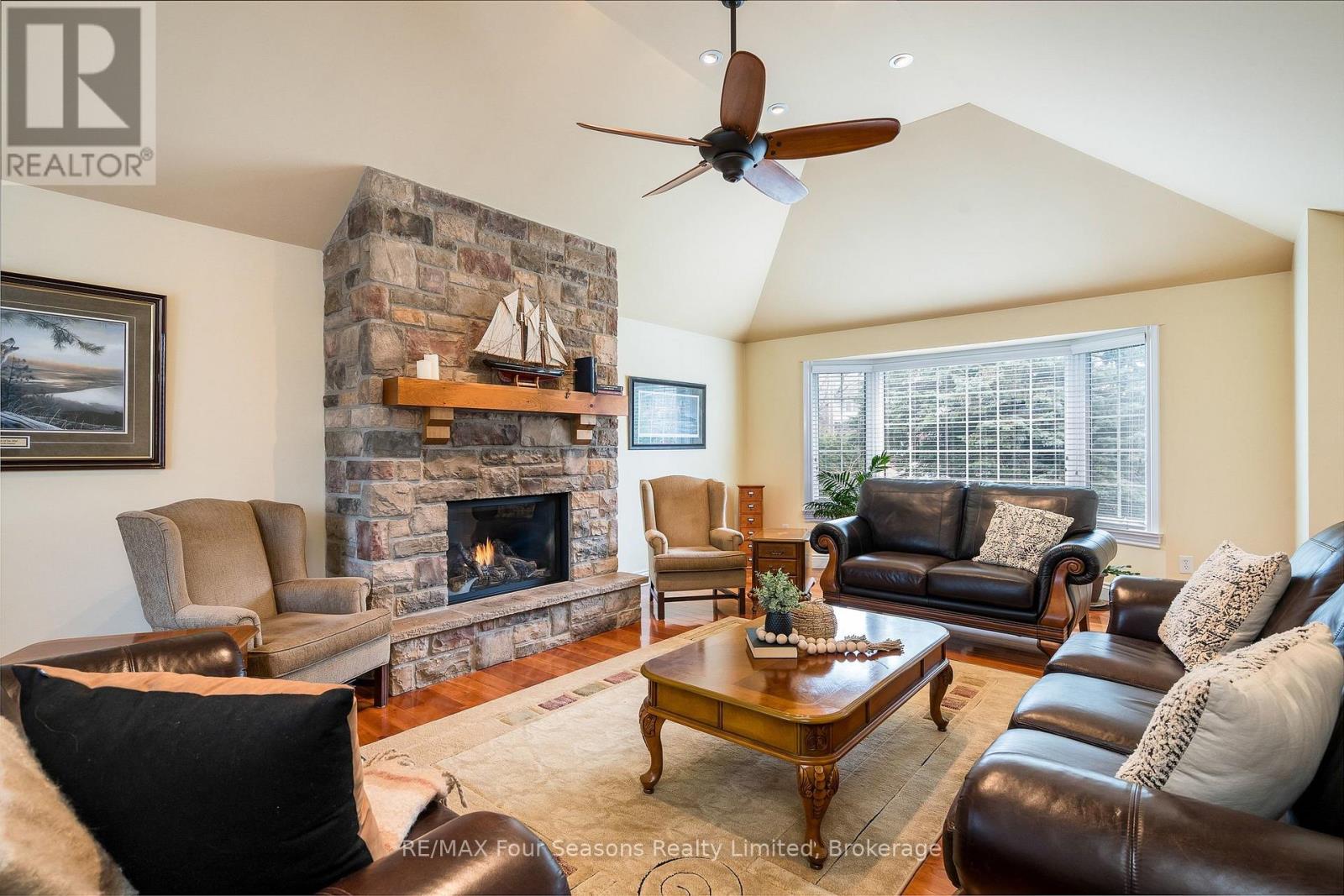 16 Carmichael Crescent, Collingwood, Ontario  L9Y 4R6 - Photo 3 - S13048164