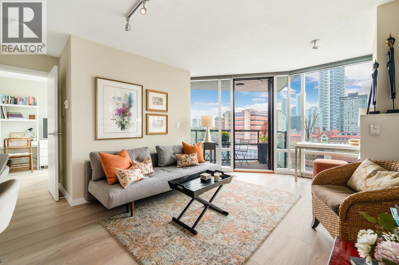 1301 1003 Burnaby Street, Vancouver, British Columbia  V6E 4R7 - Photo 3 - R3115933