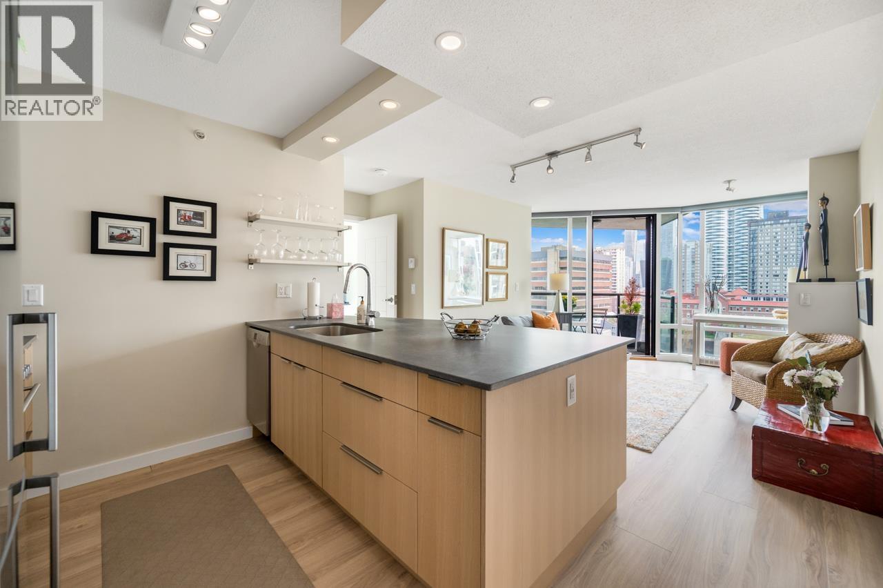 1301 1003 Burnaby Street, Vancouver, British Columbia  V6E 4R7 - Photo 7 - R3115933