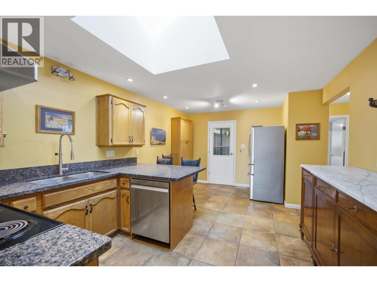 4057 Marine Drive, Burnaby, British Columbia  V5J 3E3 - Photo 10 - R3115935