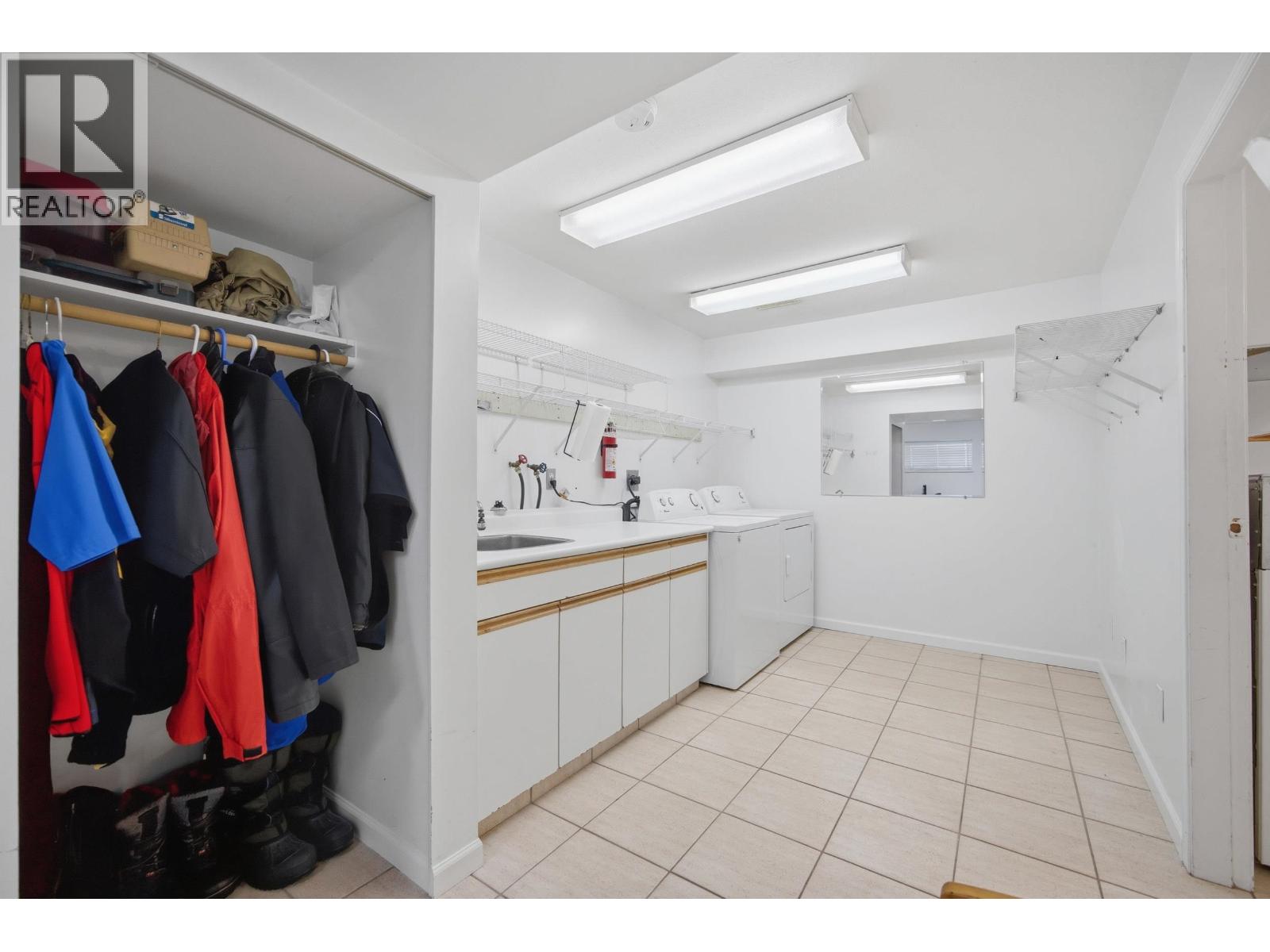 4057 Marine Drive, Burnaby, British Columbia  V5J 3E3 - Photo 23 - R3115935