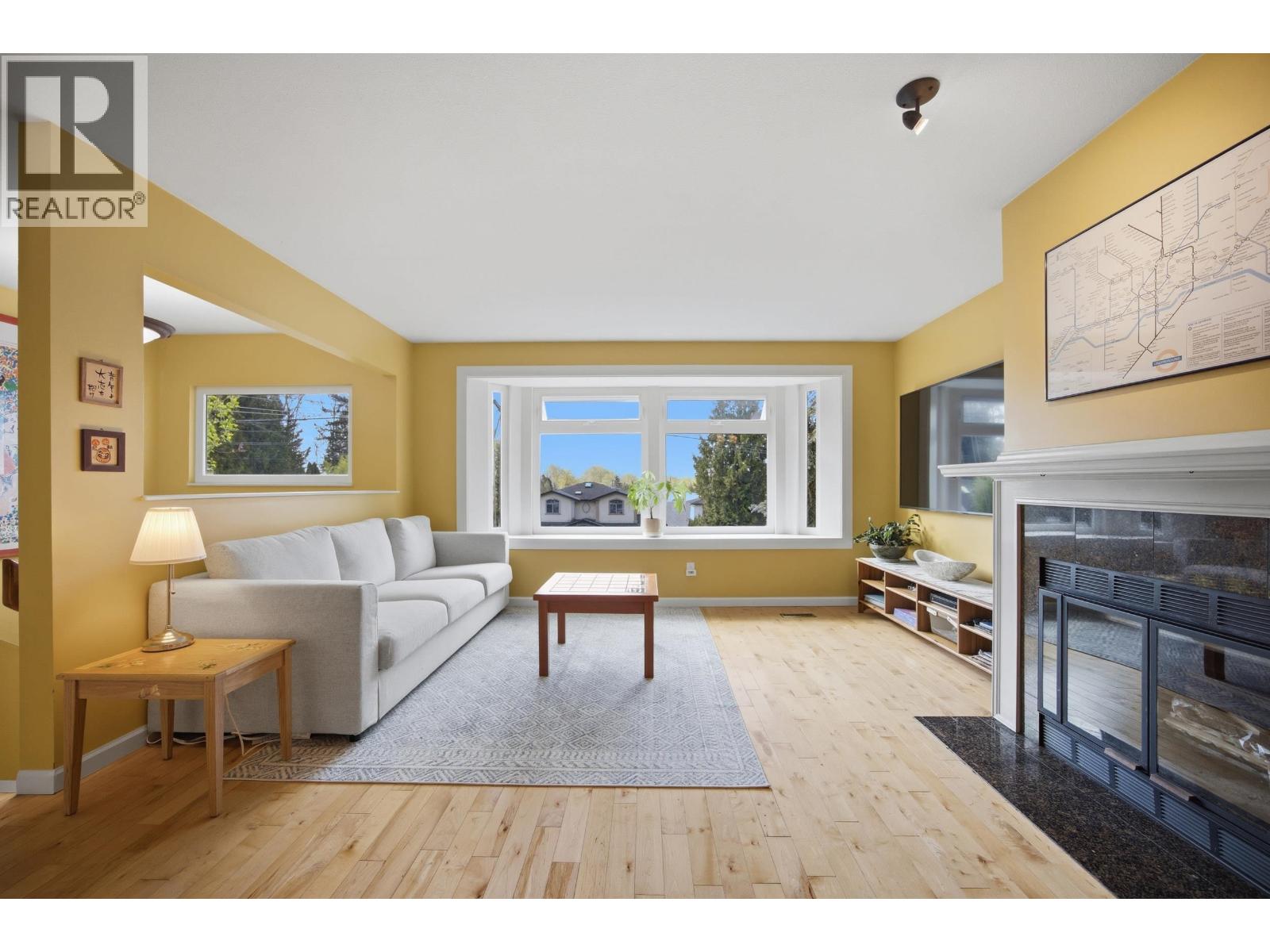 4057 Marine Drive, Burnaby, British Columbia  V5J 3E3 - Photo 4 - R3115935