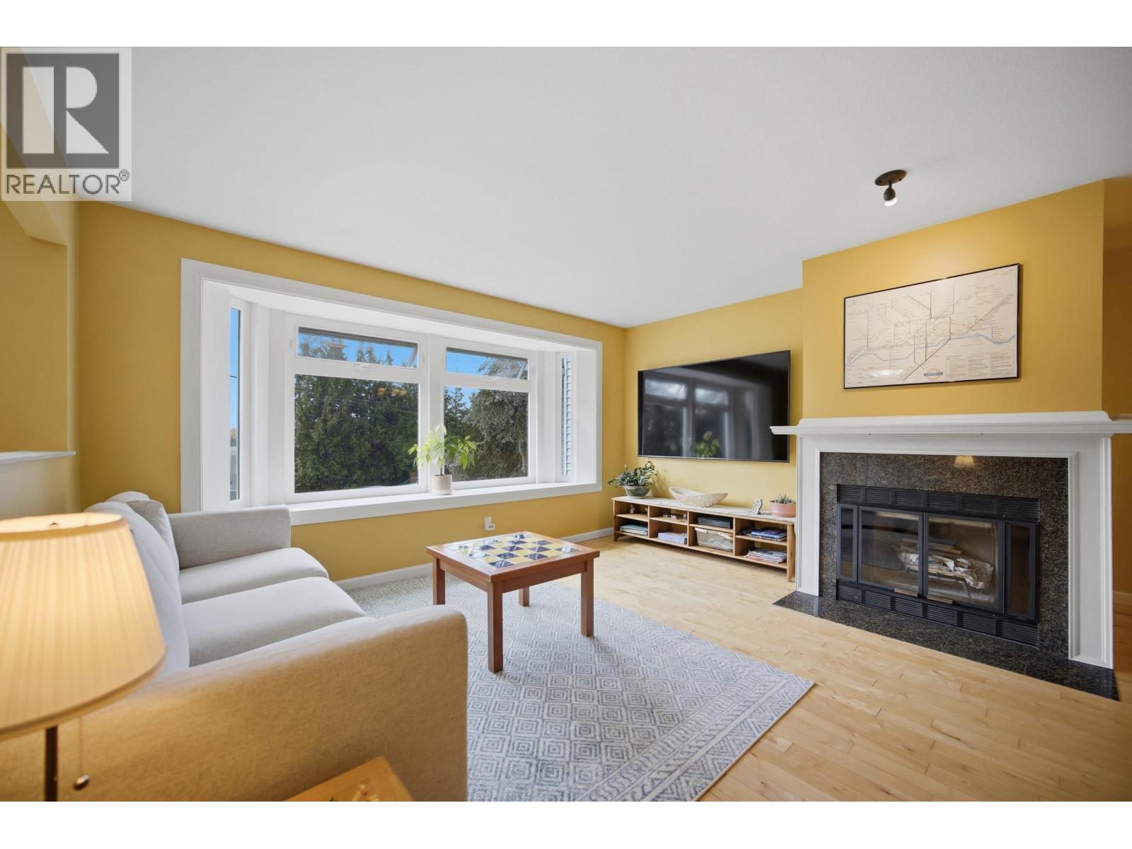 4057 Marine Drive, Burnaby, British Columbia  V5J 3E3 - Photo 5 - R3115935