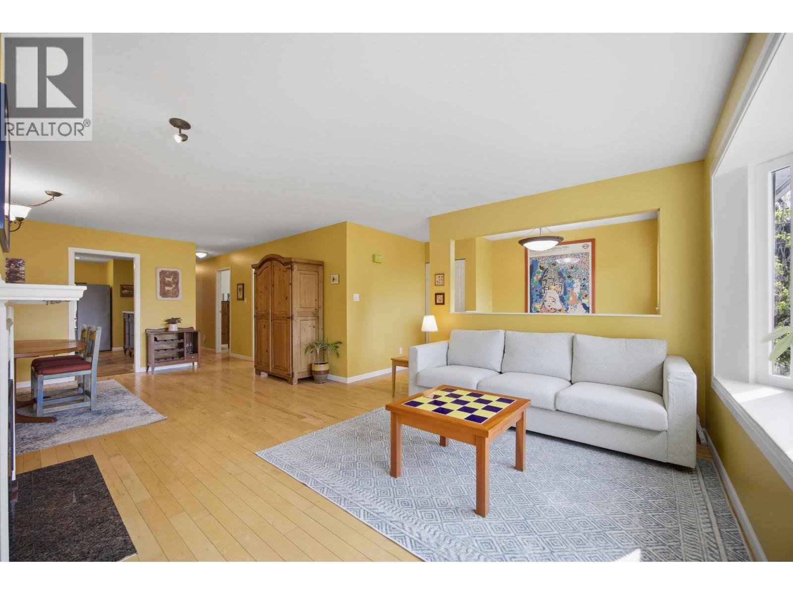 4057 Marine Drive, Burnaby, British Columbia  V5J 3E3 - Photo 6 - R3115935